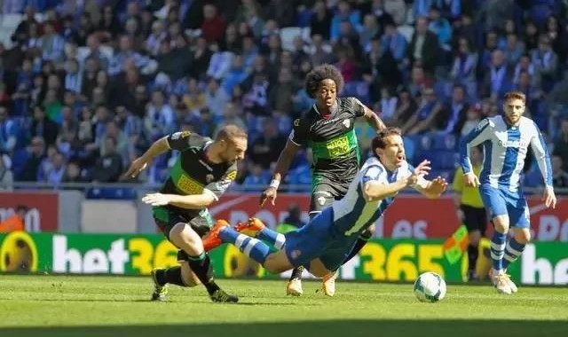  南特主场遭遇三连败，法甲中游球队陷入赛季低迷期