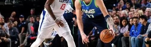  东契奇超远三分绝杀独行侠险胜雷霆斩获五连胜