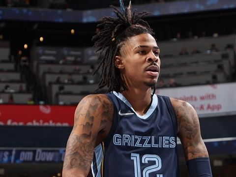  灰熊新秀单场二十八篮板创纪录  