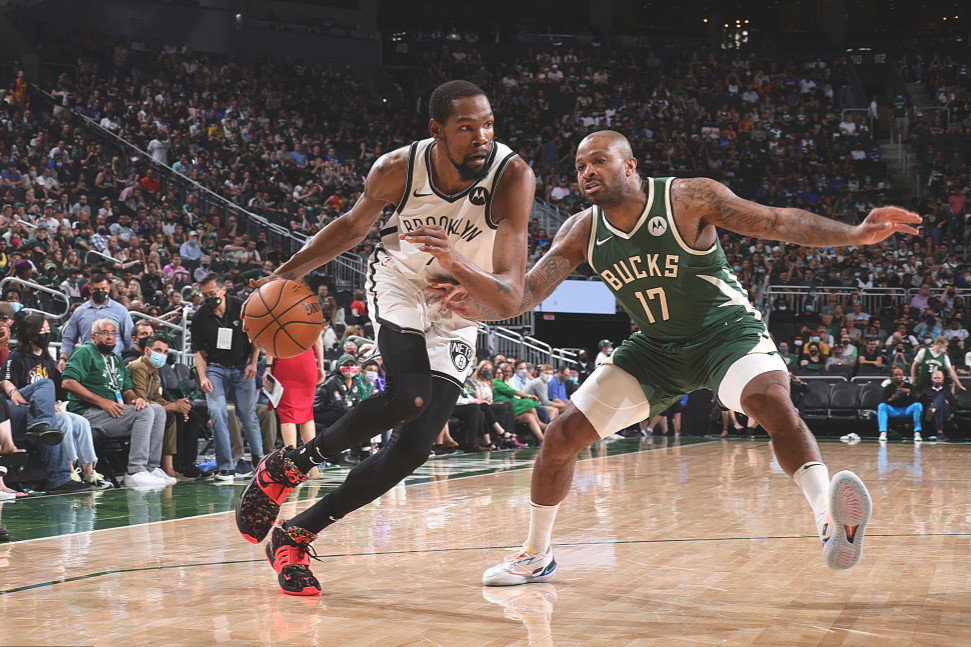  字母哥轰下四十加雄鹿加时力克热火三巨头