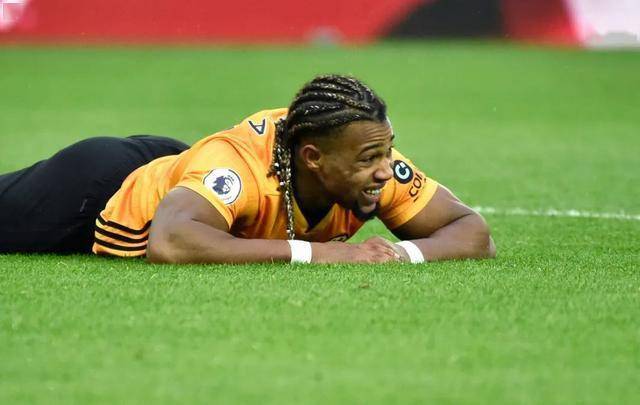  狼堡边路突破屡造威胁，主场完胜稳固欧战席位